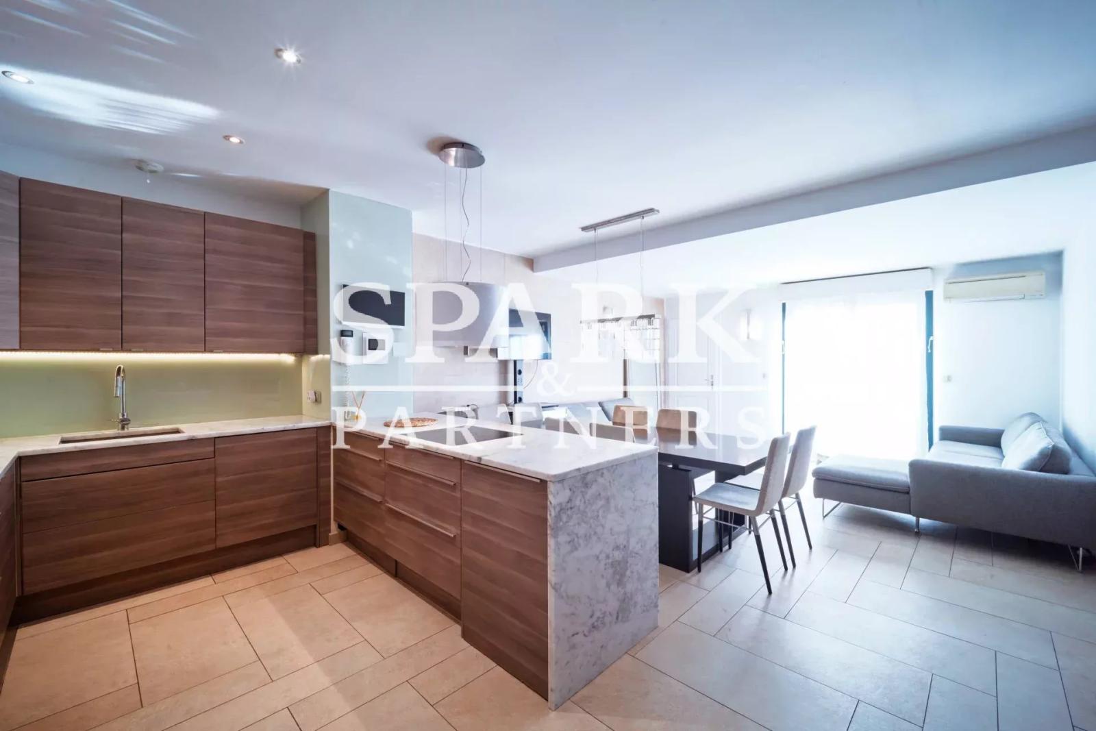 Beausoleil - Superbe appartement 4 pièces - vue imprenable sur la mer