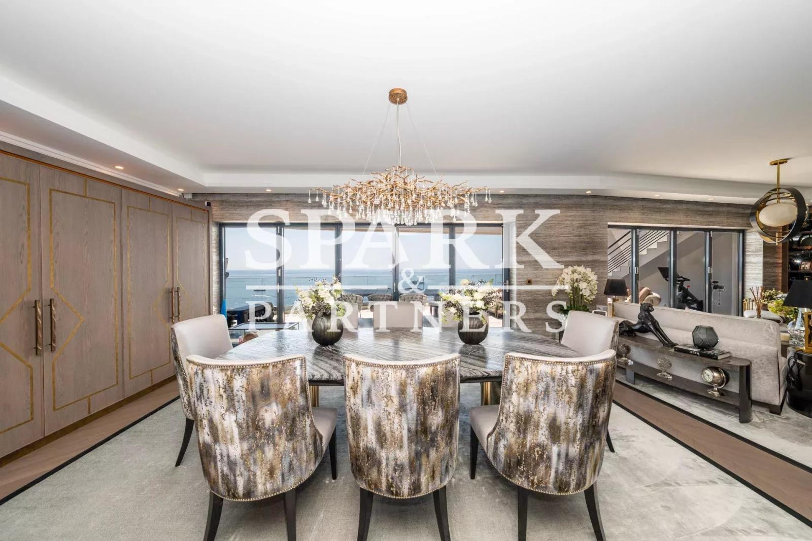 Roquebrune-Cap-Martin - Penthouse d'exception à la frontière de Monaco – Vue mer panoramique