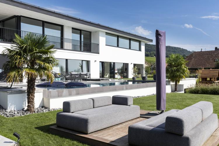 SPLENDIDE VILLA CONTEMPORAINE AVEC VUE