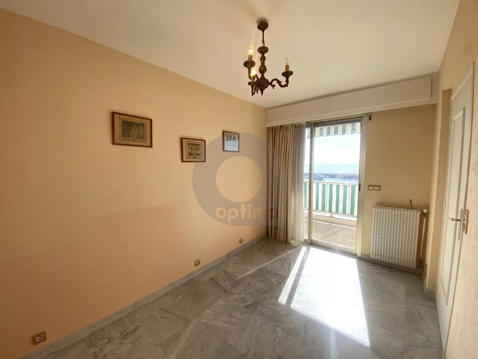 A VENDRE ROQUEBRUNE CAP MARTIN - FRONT DE MER 2P 43M2 AVEC TERRASSE 12M2 CAVE