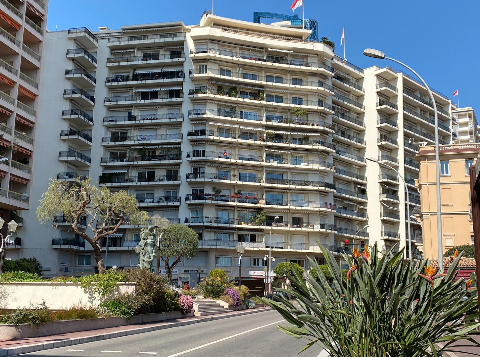 3 PIÈCES RÉNOVÉ EN ÉTAGE ÉLEVÉ – VUE MER