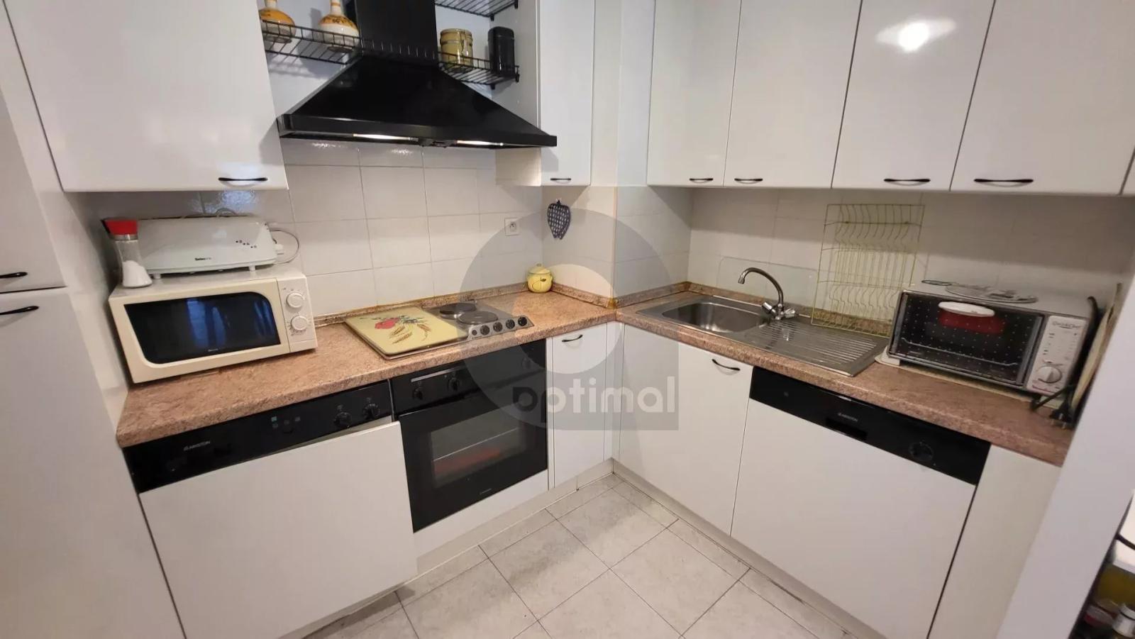 Menton Bas-Borrigo  -  grand 2 Pièces avec terrasse, garage et cave.