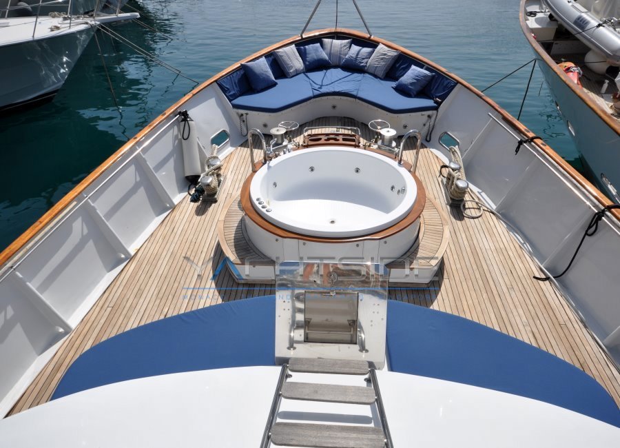 1b3f3_ahpao_crn_115_-_motor_yachts_ava_1976_7.jpg