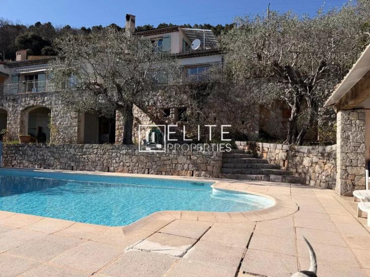VILLA 221 m² – VUE PANORAMIQUE + PISCINE – SPERACEDES