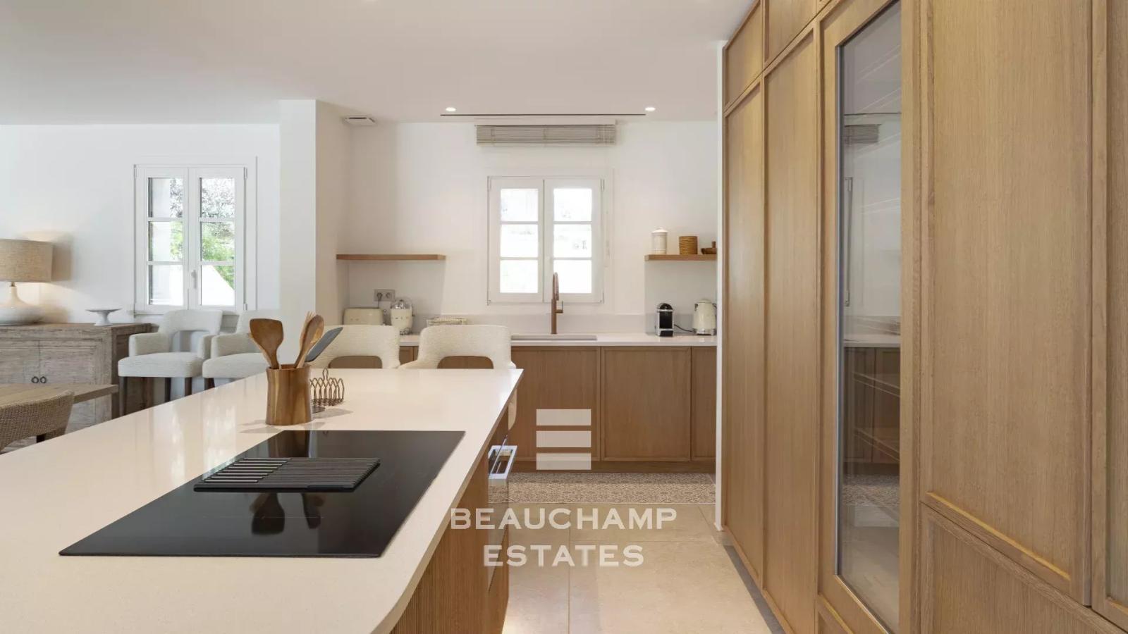 Sublime villa neuve à pieds du centre de Saint-Tropez et de la plage
