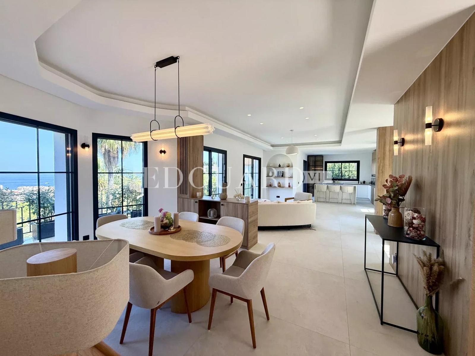 Superbe villa contemporaine avec piscine, une oasis de lumière au cœur de Roquebrune Cap Martin