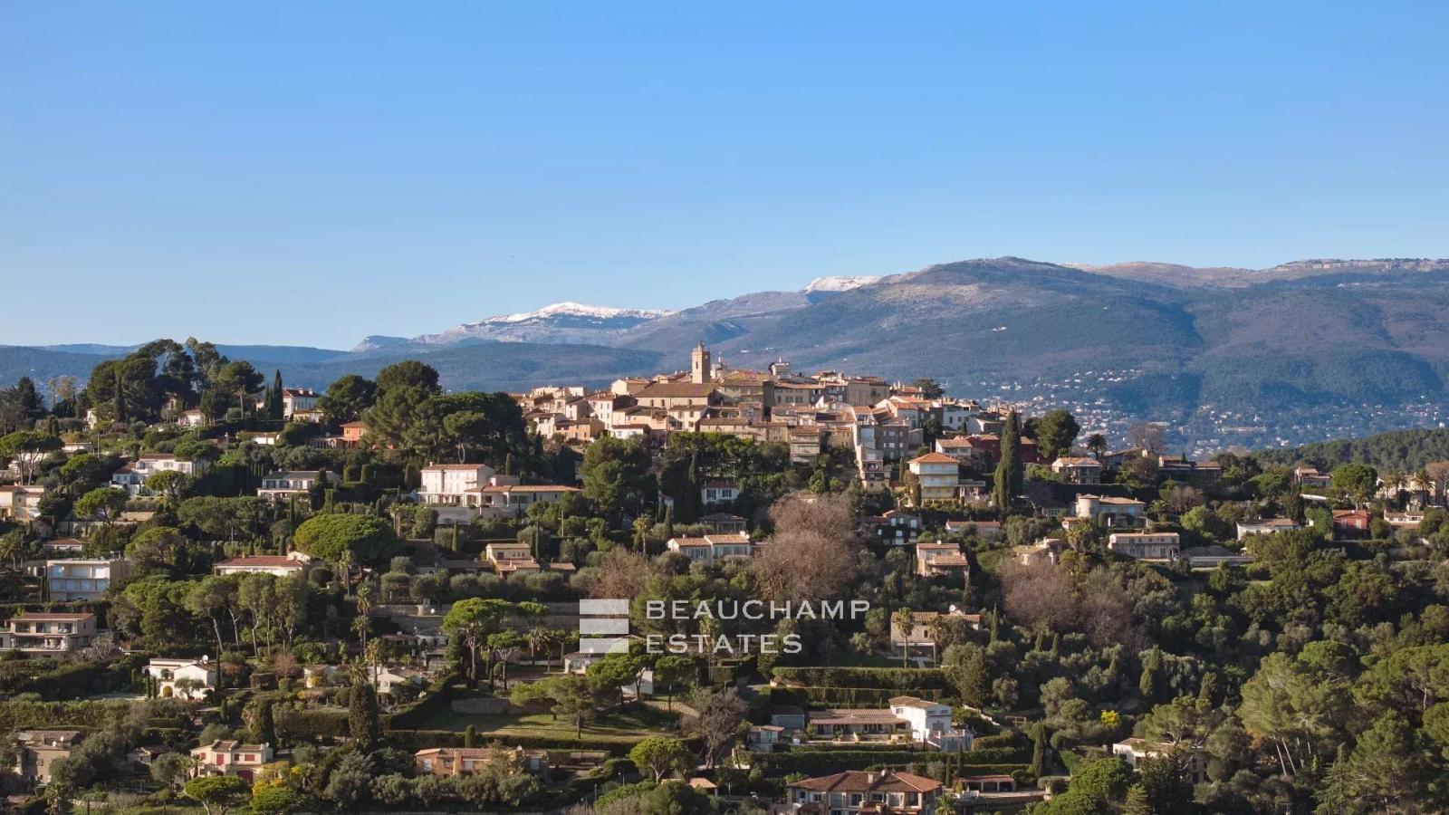 Villa provençale avec vue panoramique sur les collines de l’Esterel et la mer