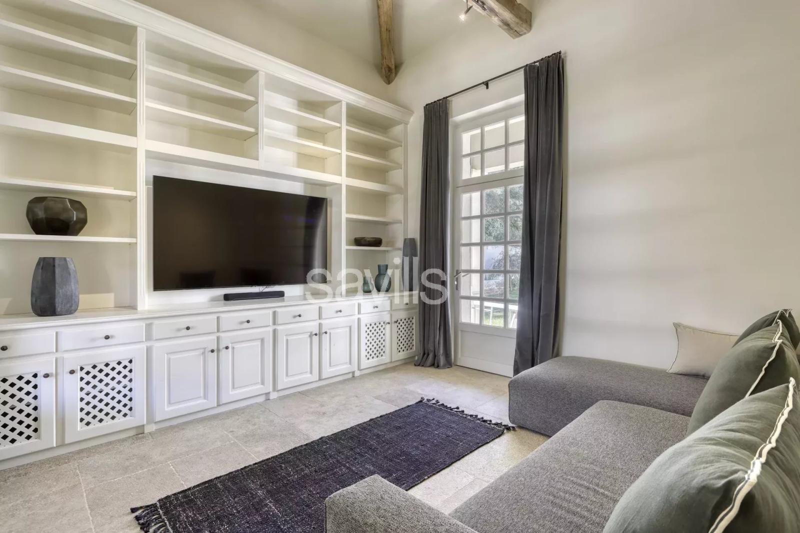 Propriété provencale au cœur de deux hectares de garrigues, proche de Pampelonne