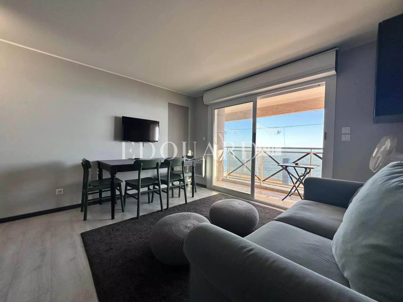 En exclusivité trois pièces avec balcon, splendide vue mer et garage, proche des écoles et du Parc Koaland