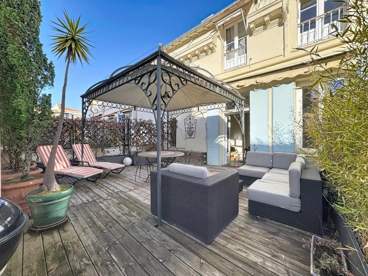 Appartement CANNES RUE HOCHE 3P TERRASSE