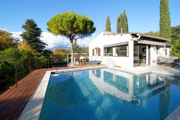 VILLA 8 PIÈCES DE 200 m² + PISCINE MOUANS-SARTOUX