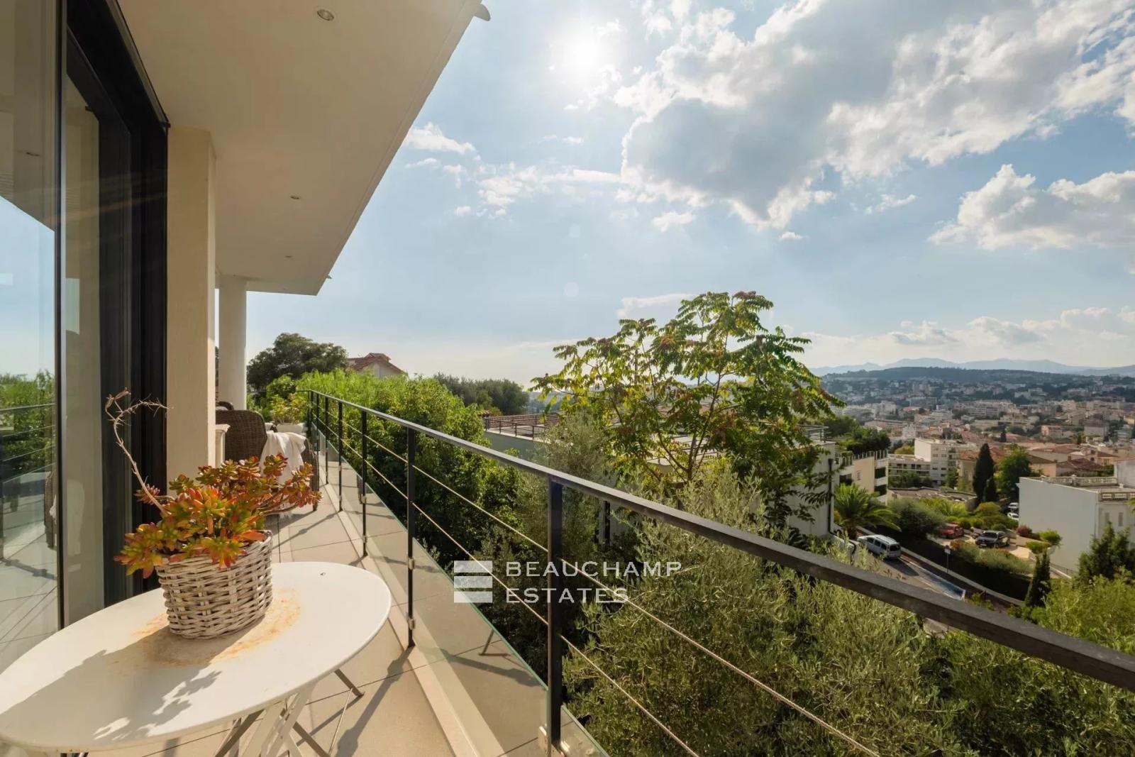 Villa contemporaine 5 chambres avec vue mer panoramique au Cannet