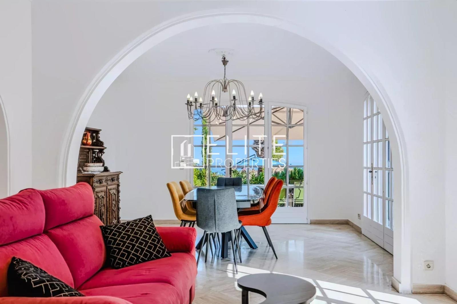 Maison de charme avec vue mer panoramique. piscine et dépendance