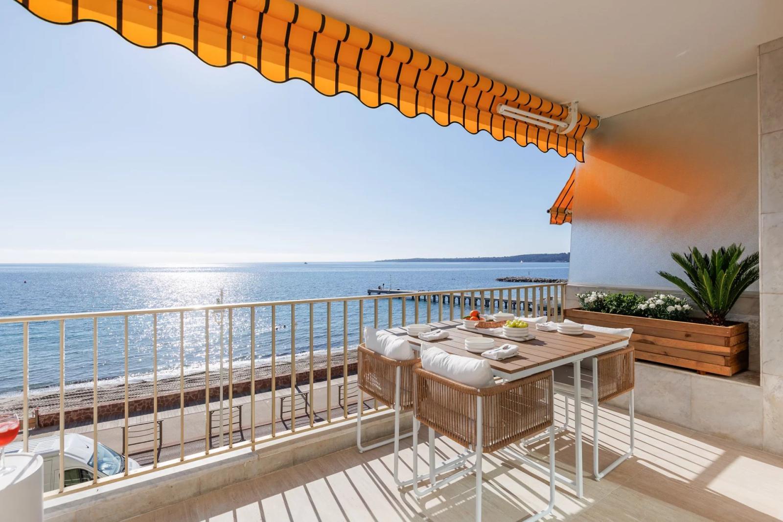 CANNES - PALM BEACH - VUE MER