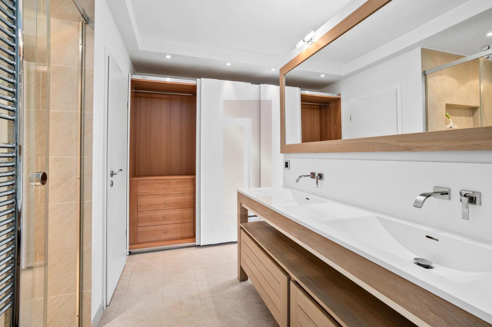 Exceptionnel 6.5 pièces en duplex avec jardin à Champel