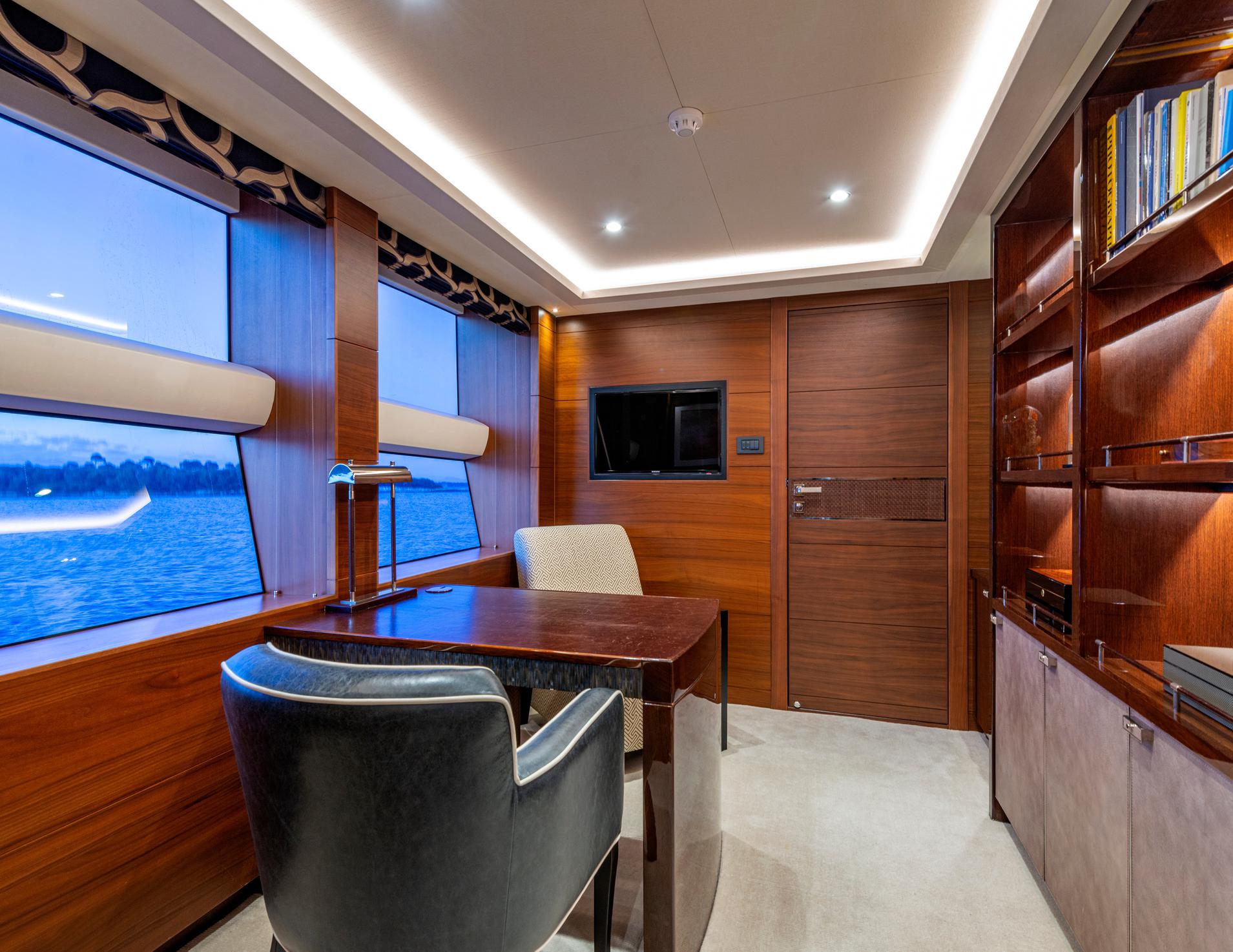 14466_xomvl_imperial_princess_beatrice_princess_40m_used_yacht_for_sale_superyacht_flybridge_cannes_24.jpg