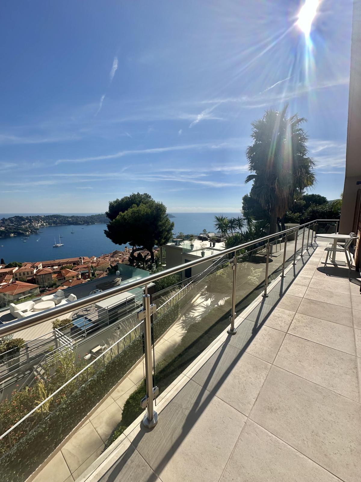 Villefranche-sur-Mer | Villa d’Exception avec Vue Panoramique Époustouflante sur la Rade | 6 Pièces