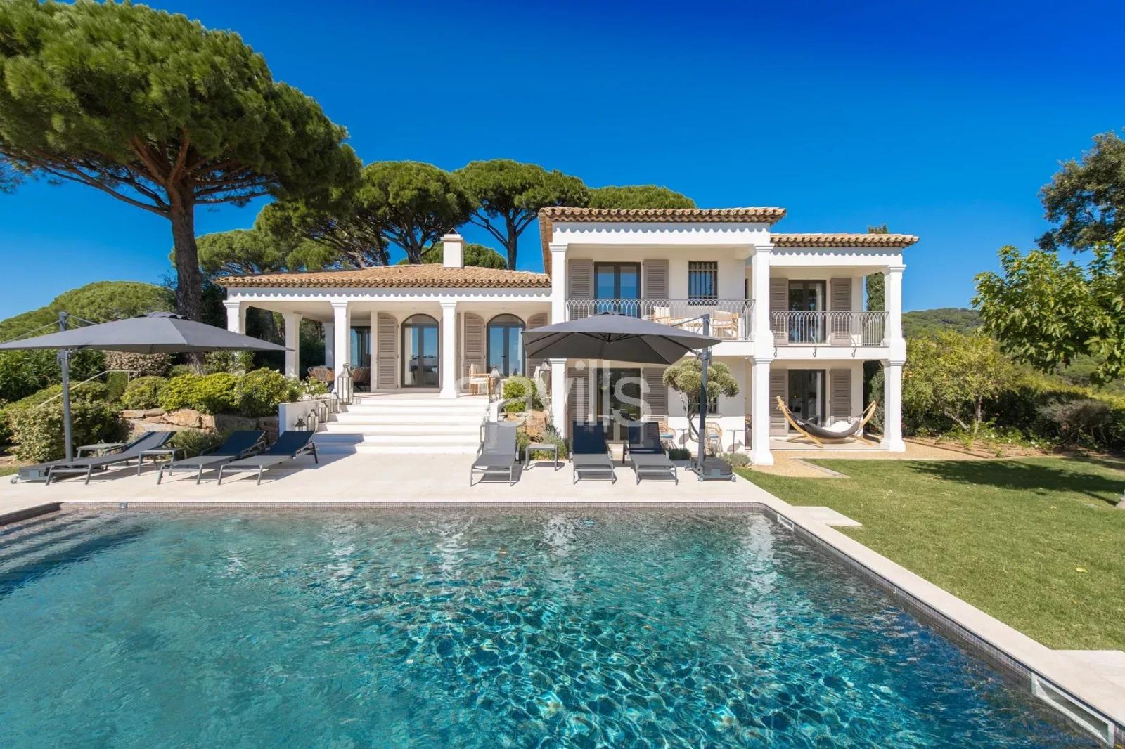 Villa huit personnes sur les hauteurs de Gigaro - piscine et vue mer
