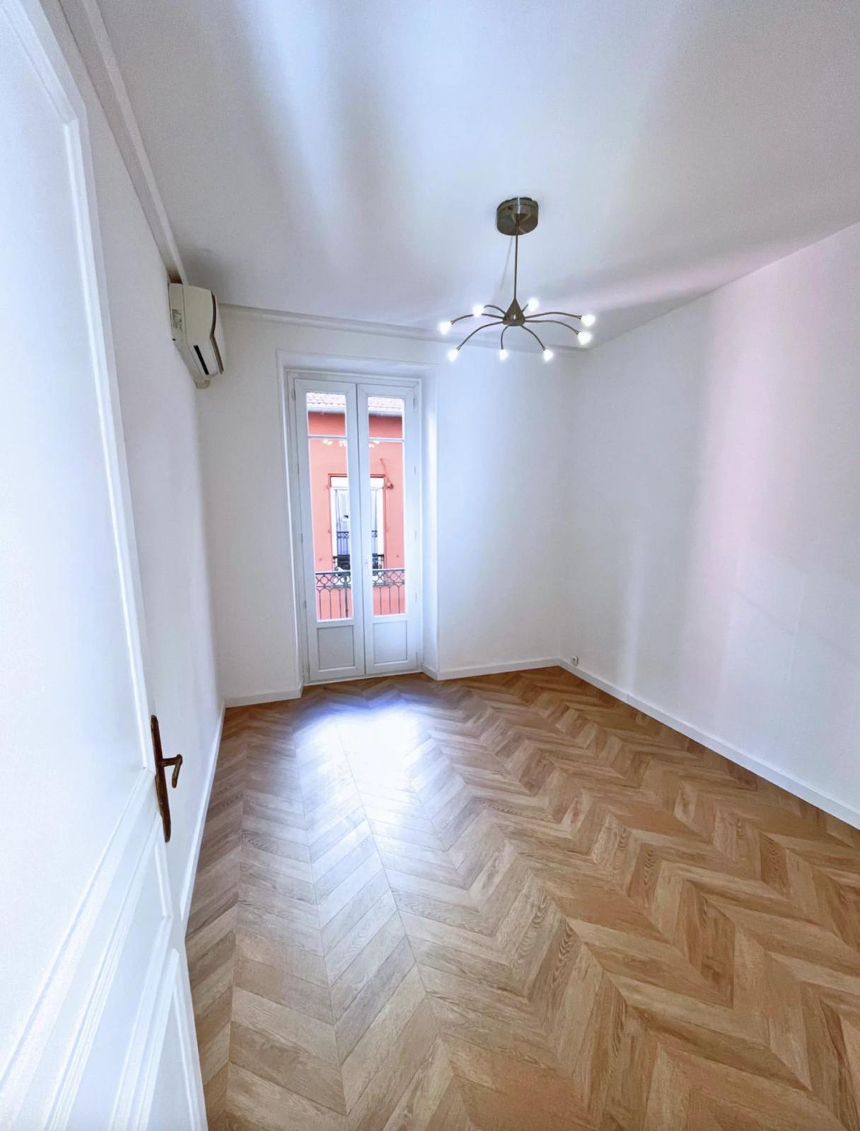 Appartement 4 Pièces à Vendre à Monaco – Immeuble Bourgeois à La Condamine.