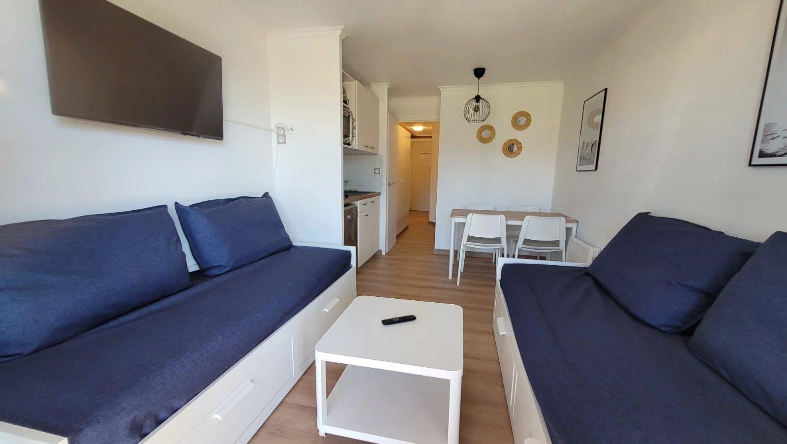 AGAY CAP ESTEREL 2 pièces exposé Sud / Sud-Ouest – Vue dégagée à Cap Esterel Village