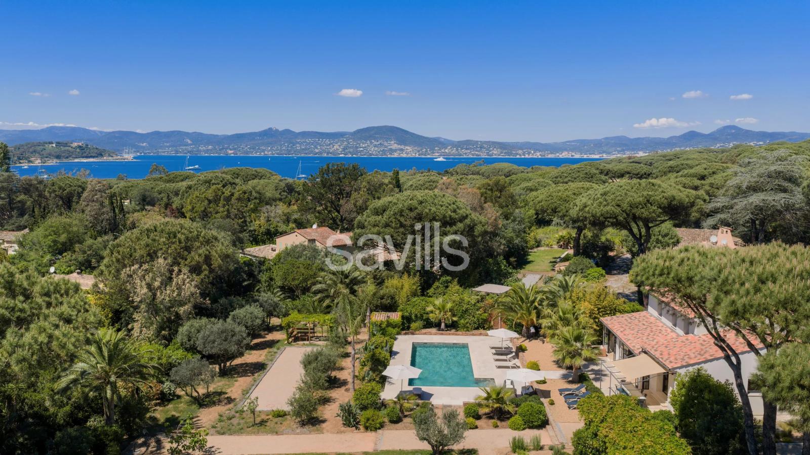 Élégante villa tropézienne à quelques pas des plages