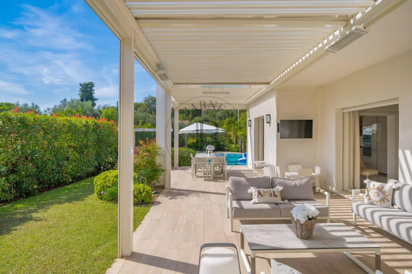 VILLA MOUGINS – VAUMARRE – À QUELQUES MINUTES DU CENTRE