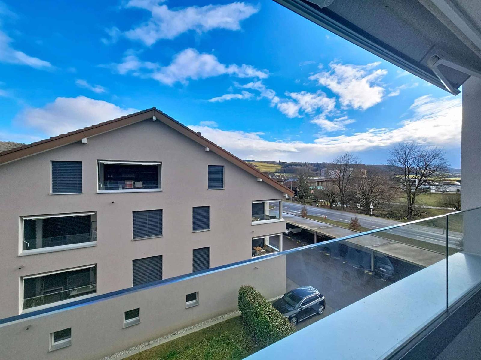 Appartement moderne de 3.5 pièces avec balcon-loggia