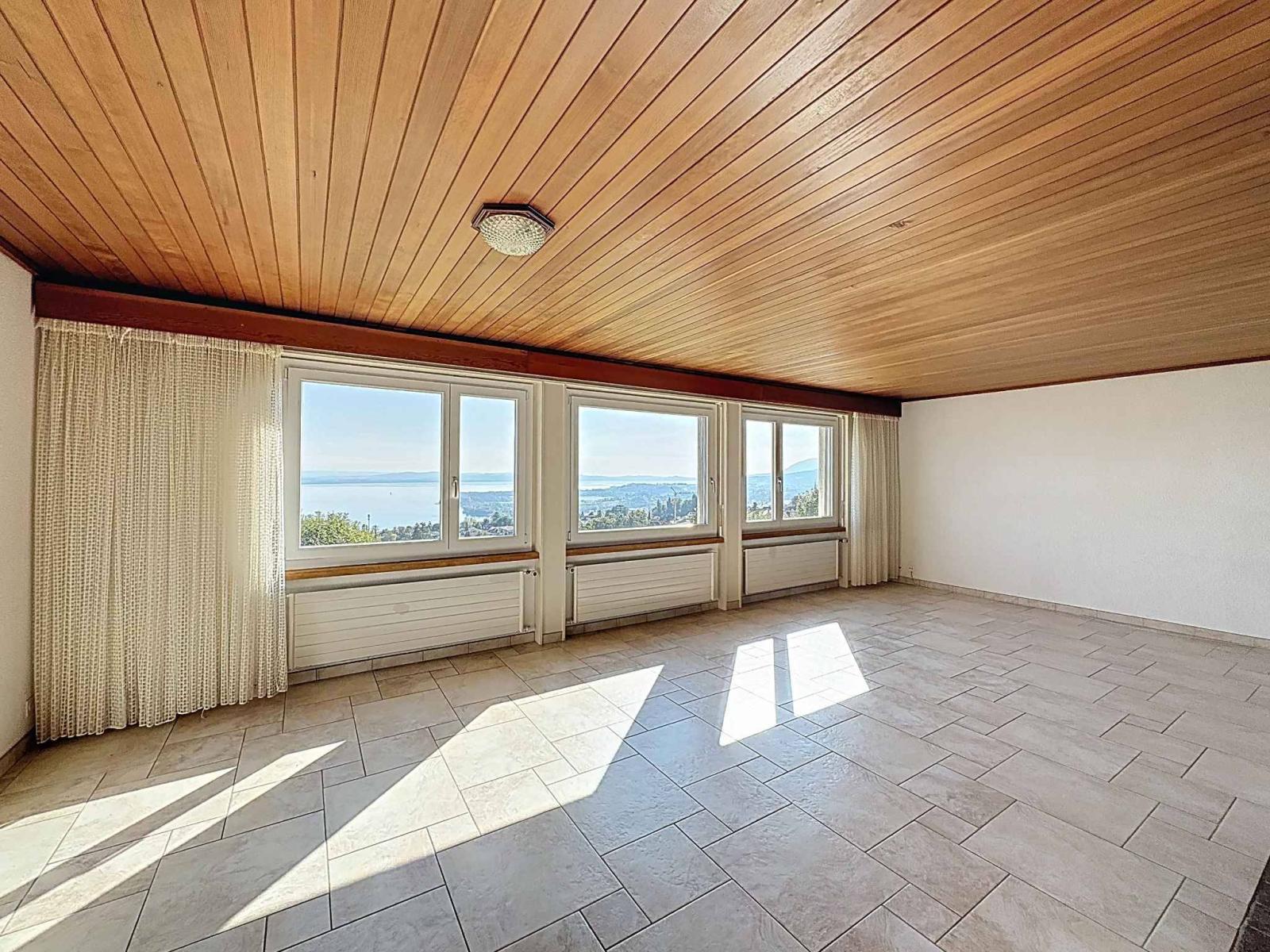 Élégante maison individuelle de 6,5 pièces avec terrasse et vue imprenable