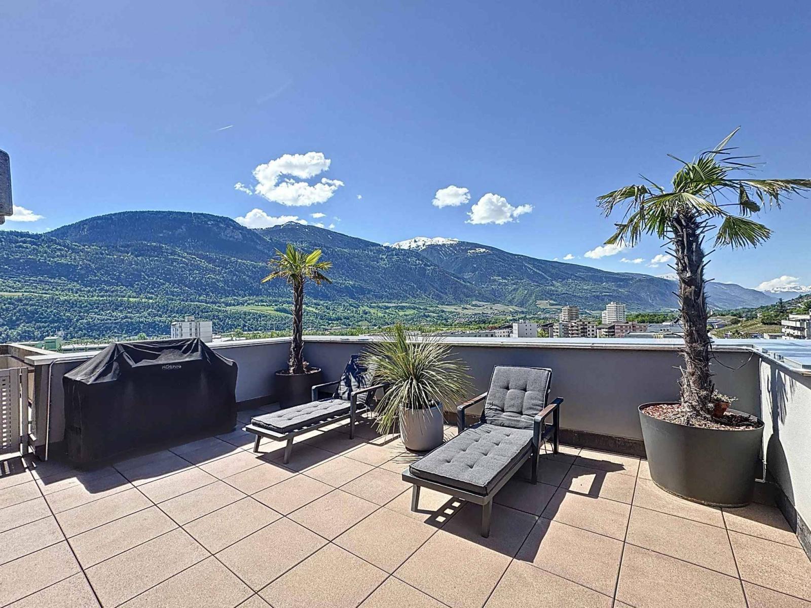 Attique duplex avec terrasse panoramique-Résidence secondaire 