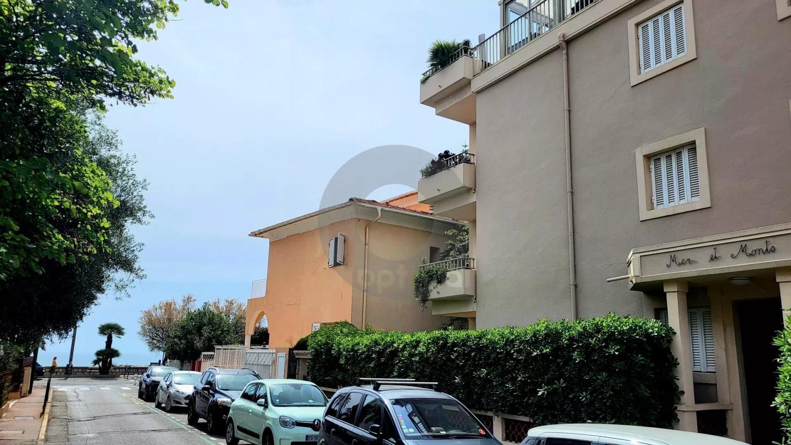 Roquebrune Cap Martin  - Coquet deux pièces avec terrasse à 100 mt des plages