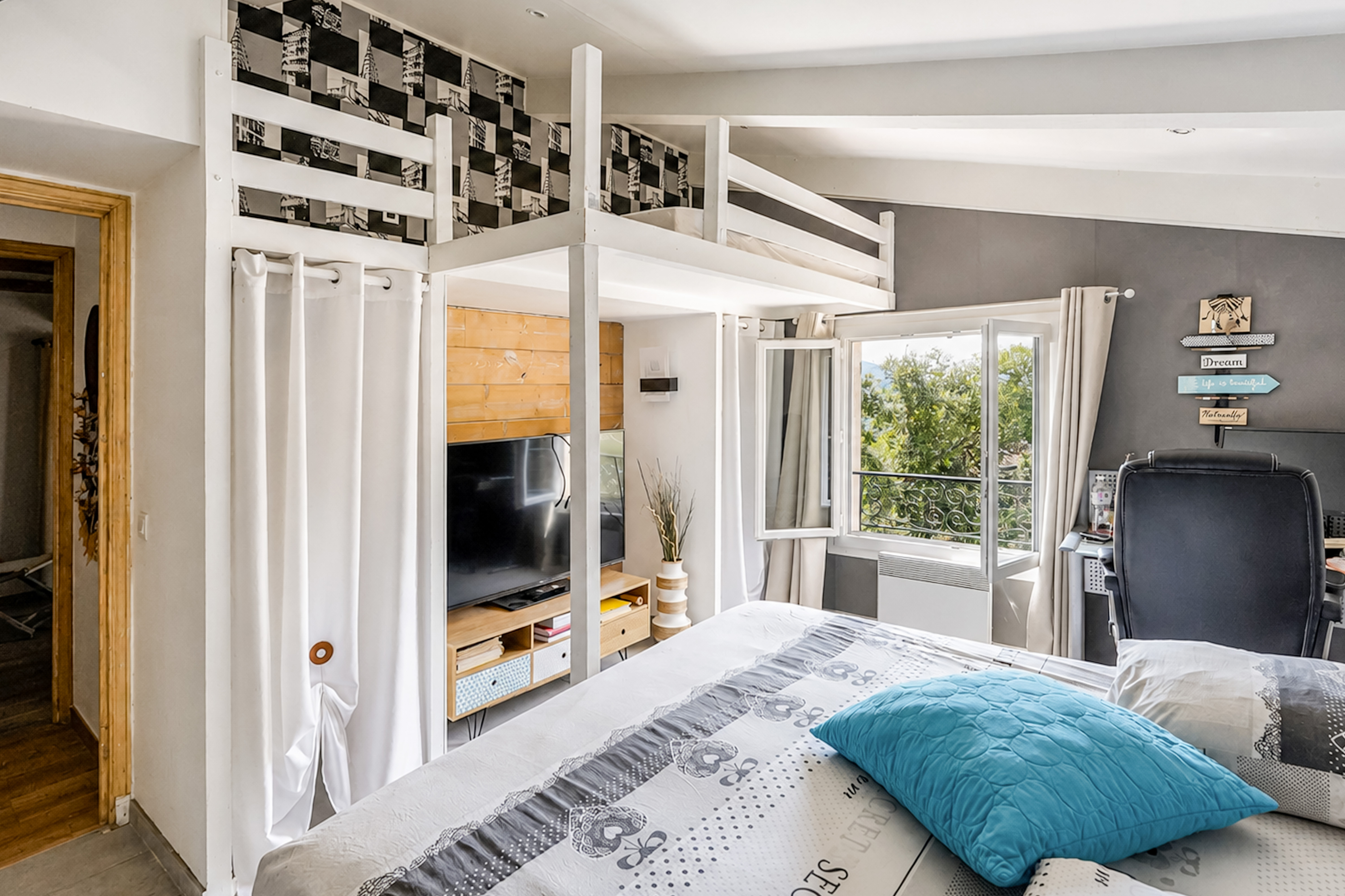 a03d0_chambre-4-valeri-agency-by-jm-barei-cap-d-ail-la-trinite-la-turbie-1788768447.jpg