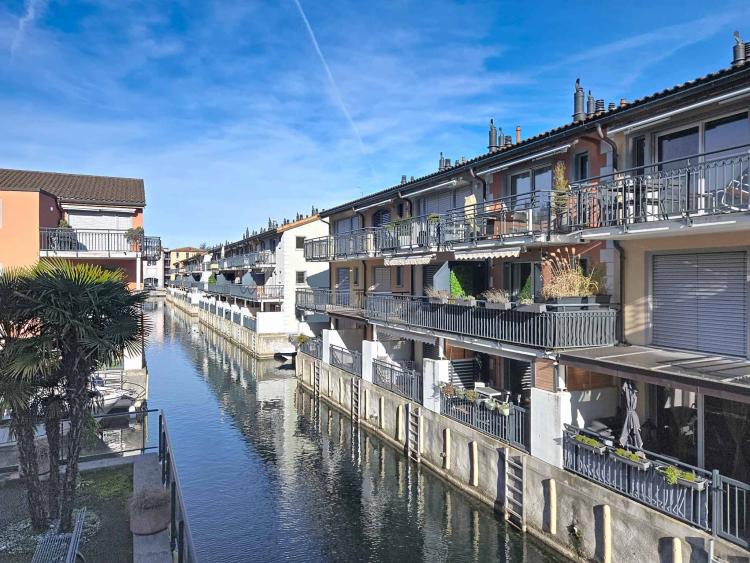 En exclusivité ! Superbe et lumineux 3 pièces avec place d'amarrage