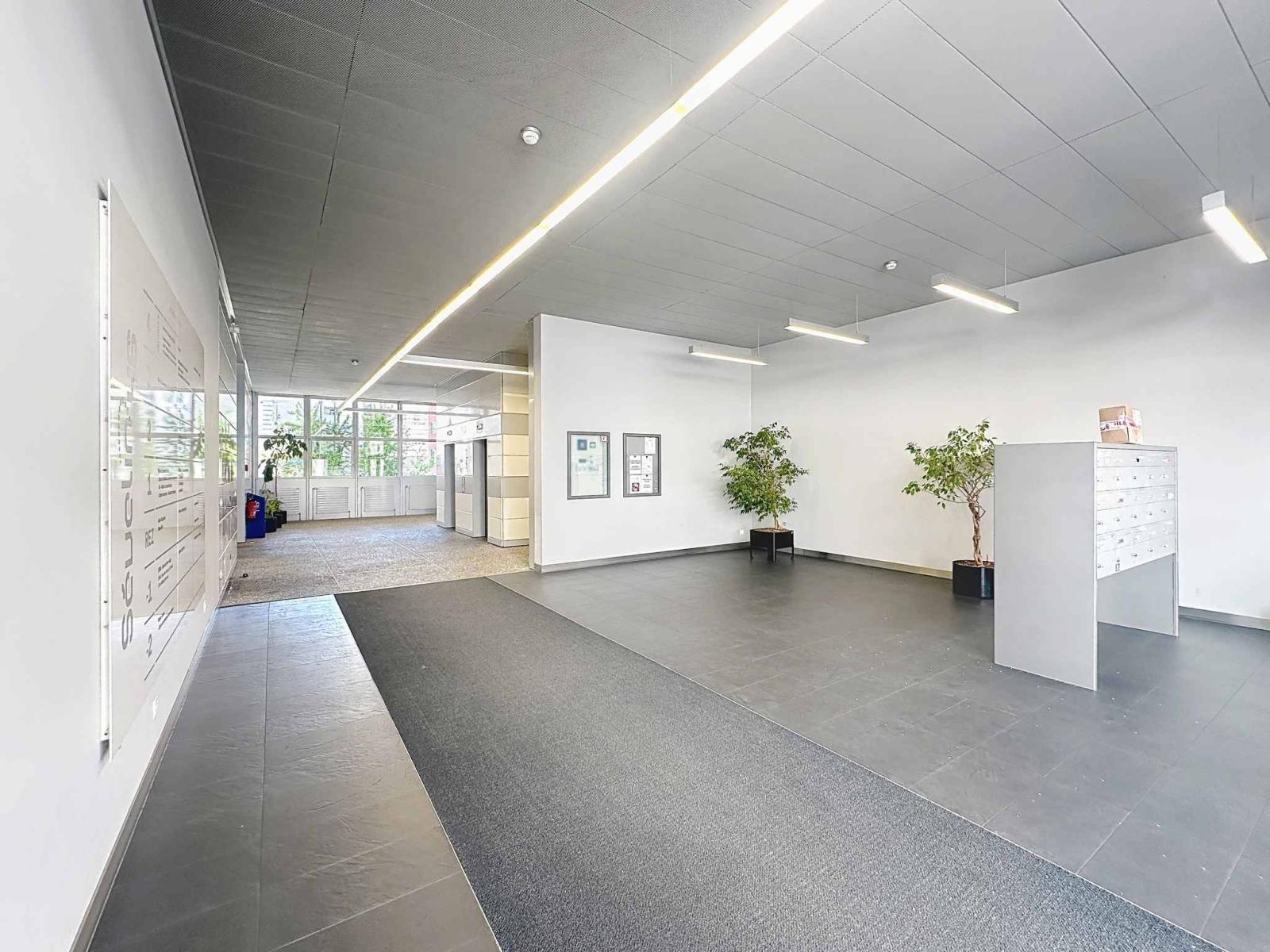 Espace Innovant au Cœur de Lausanne - Idéal pour Laboratoires, Cleantech & Industrie Légère