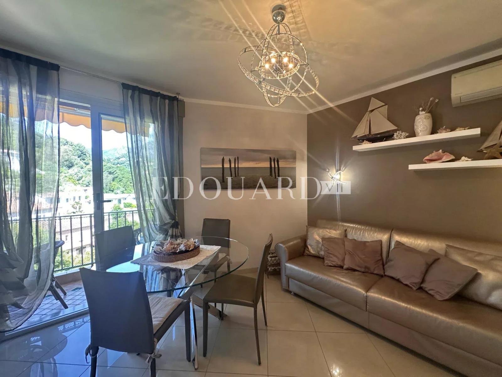 Deux pièces en excellent état avec terrasse et cave, au sixième étage d’un immeuble avec conciergerie, exclusivité