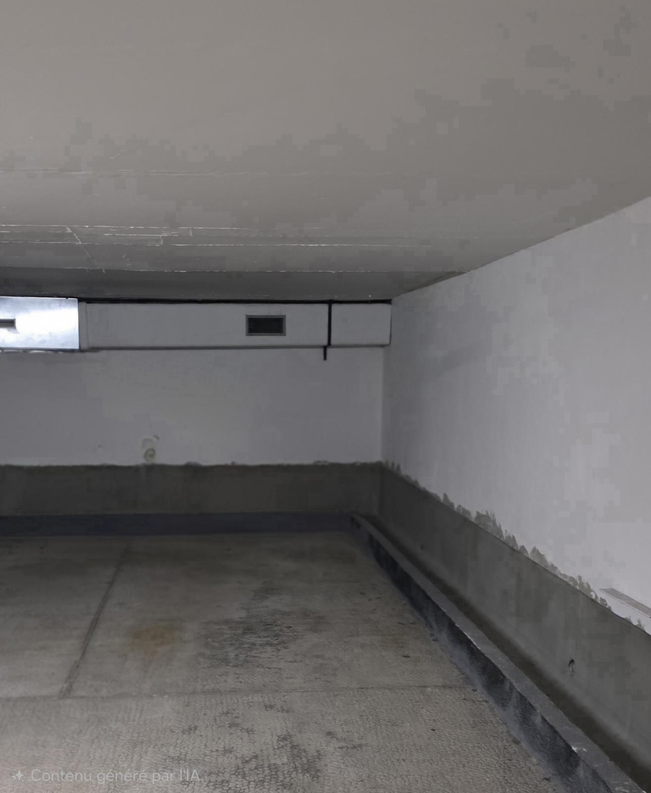 RARE - BEL EMPLACEMENT DE PARKING AU RIVIERA PALACE