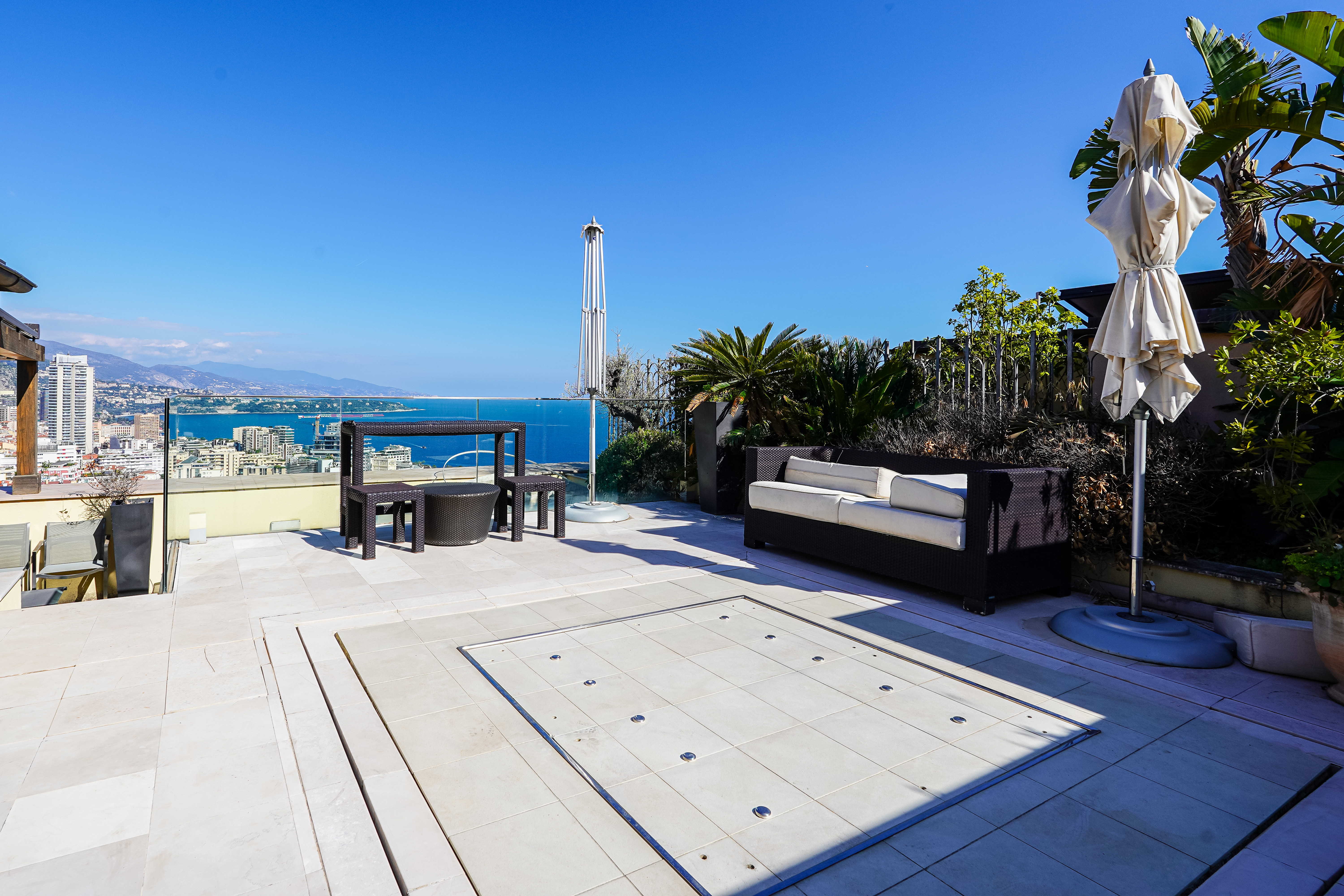 A3Yph_piscine-villa-les-pins-barnes-monaco-1773680616.jpg