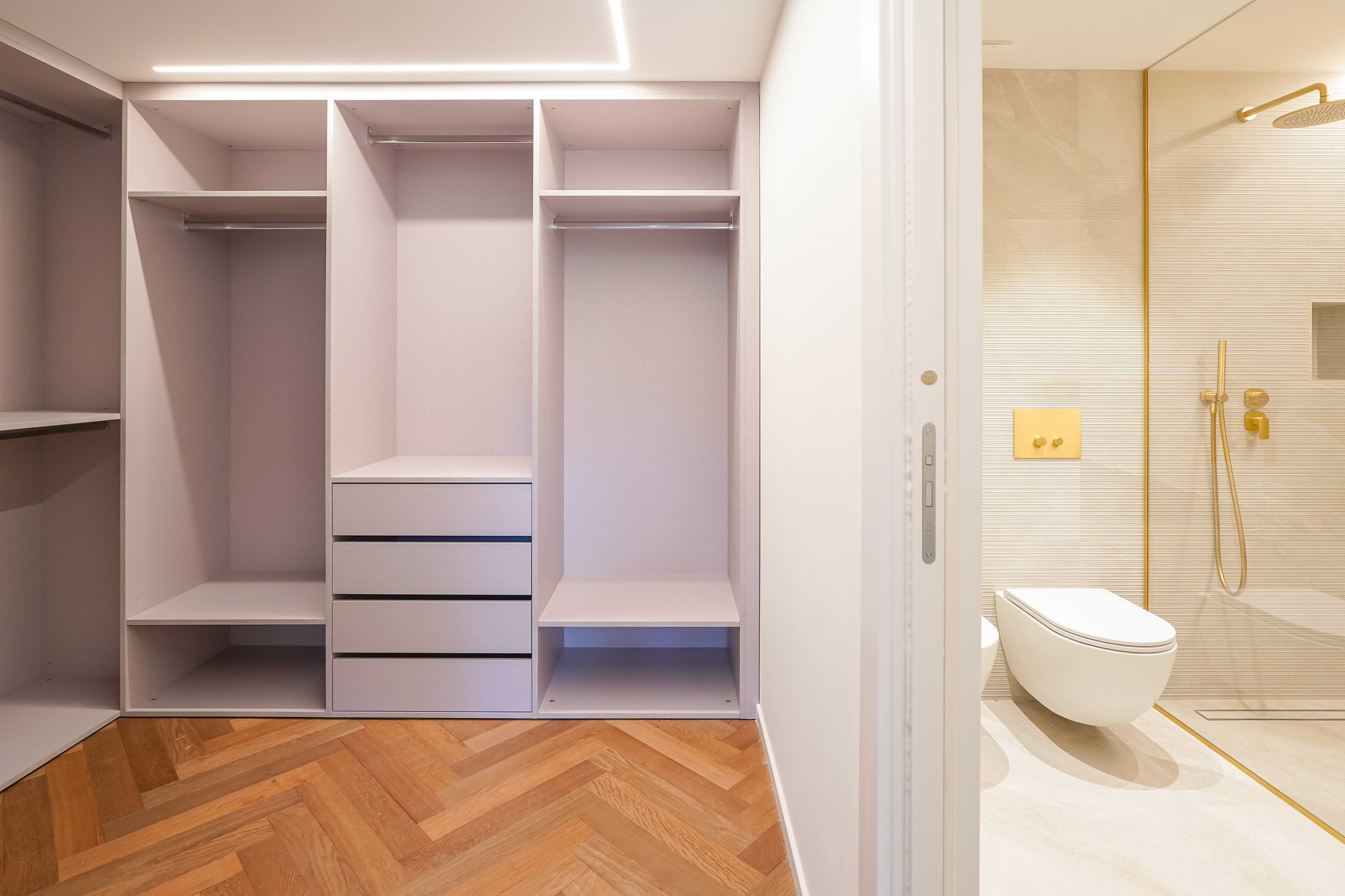a426c_dressing-chambre-master-suffren-barnes-valeri-agency-monaco-1759314271.jpg