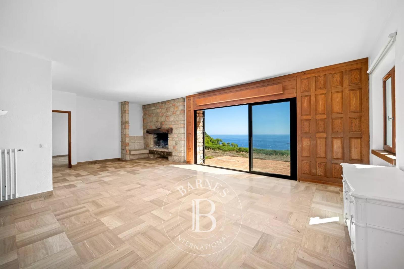 VILLEFRANCHE-SUR-MER - VINAIGRIER - TERRAIN 2 530 M² - VUE MER ET CAP-FERRAT