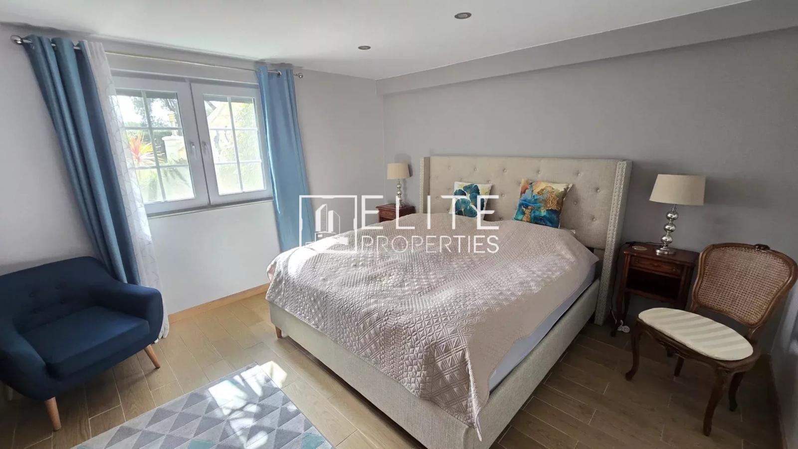 MAISON 9 PIÈCES DE 300 m² + GARAGE – CABRIS