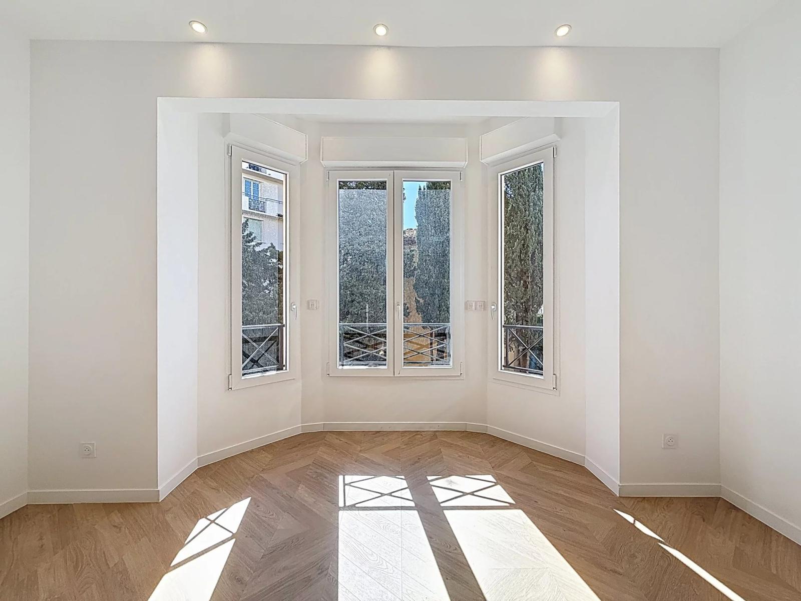 CANNES - POINTE  CROISETTE