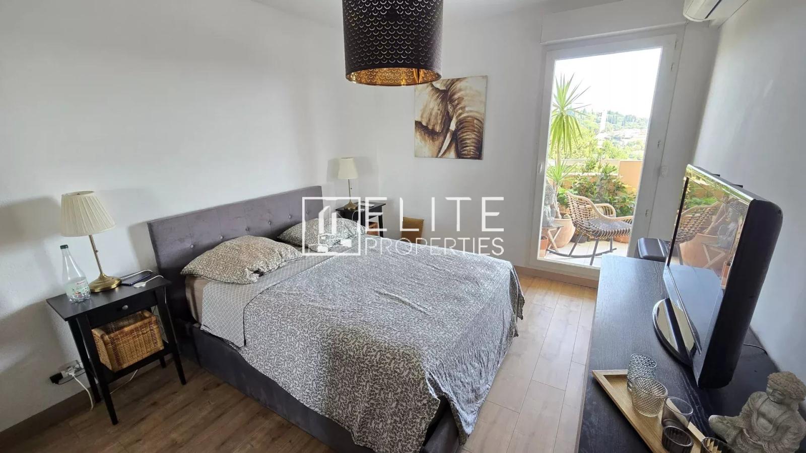 APPARTEMENT 3 PIECES 72m² + PARKING GRASSE