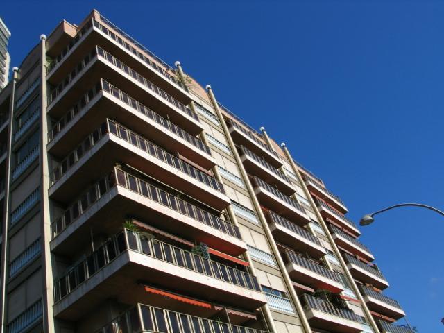 Riviera Palace – Studio rénové avec vue sur les montagnes