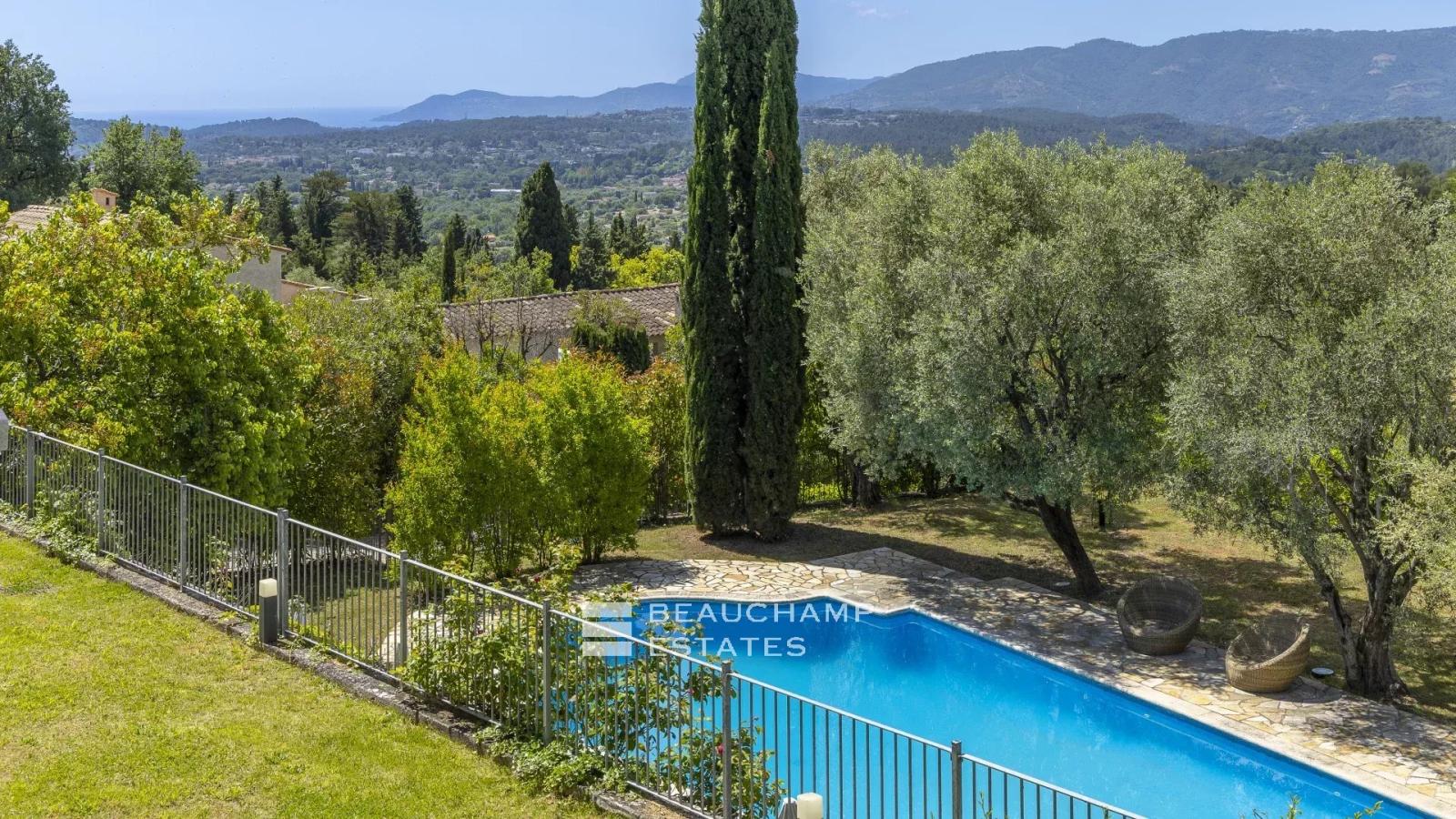 Bastide provençale en pierre 5 chambres avec vue mer - Grasse