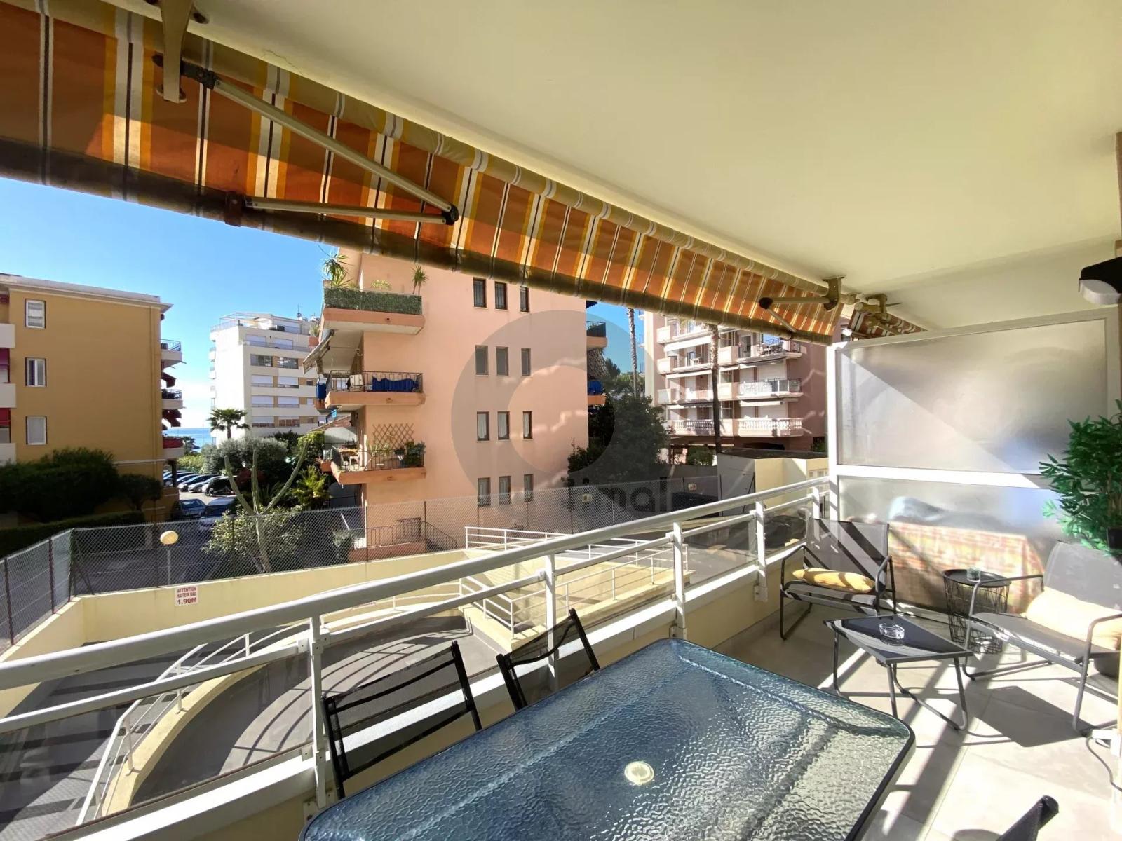 A VENDRE - ROQUEBRUNE CAP MARTIN - STUDIO AVEC COIN NUIT PROCHE PLAGE TERRASSE CAVE