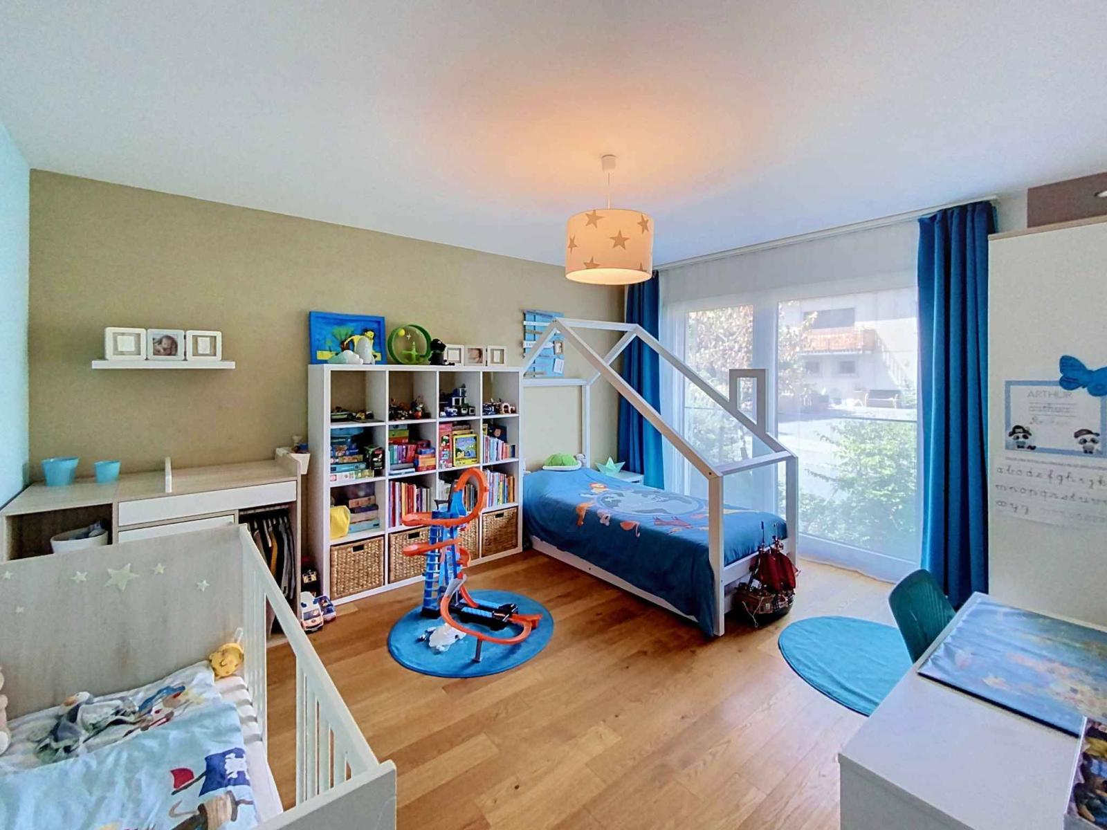 YENS – Bel appartement lumineux avec une agréable échappée sur le lac