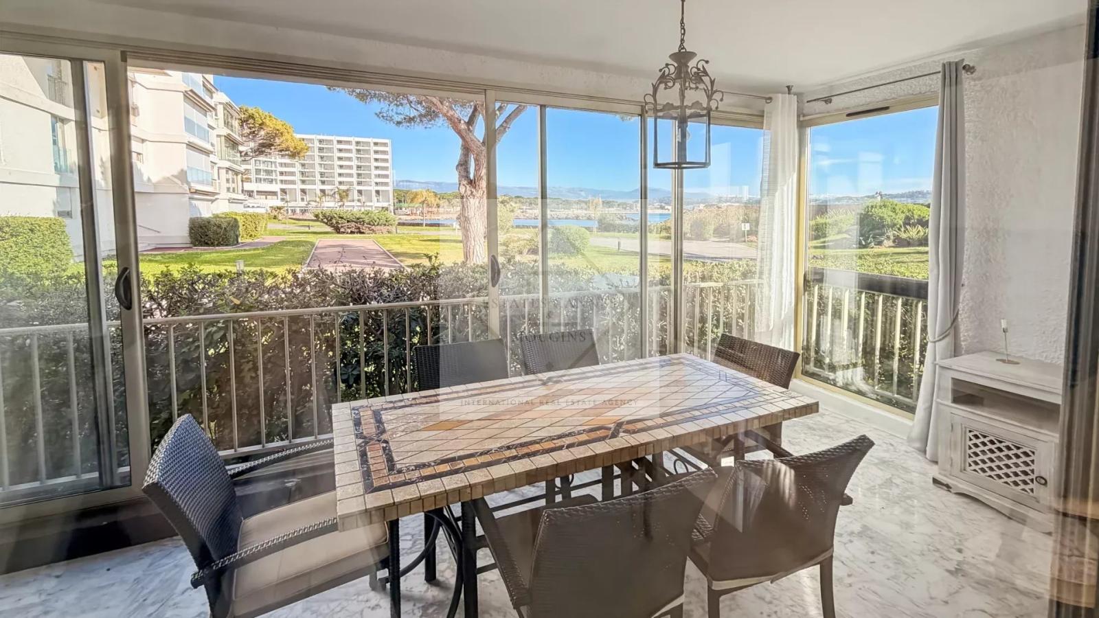 Rare à la Vente – 3 Pièces Vue Mer en Accès Direct Plage