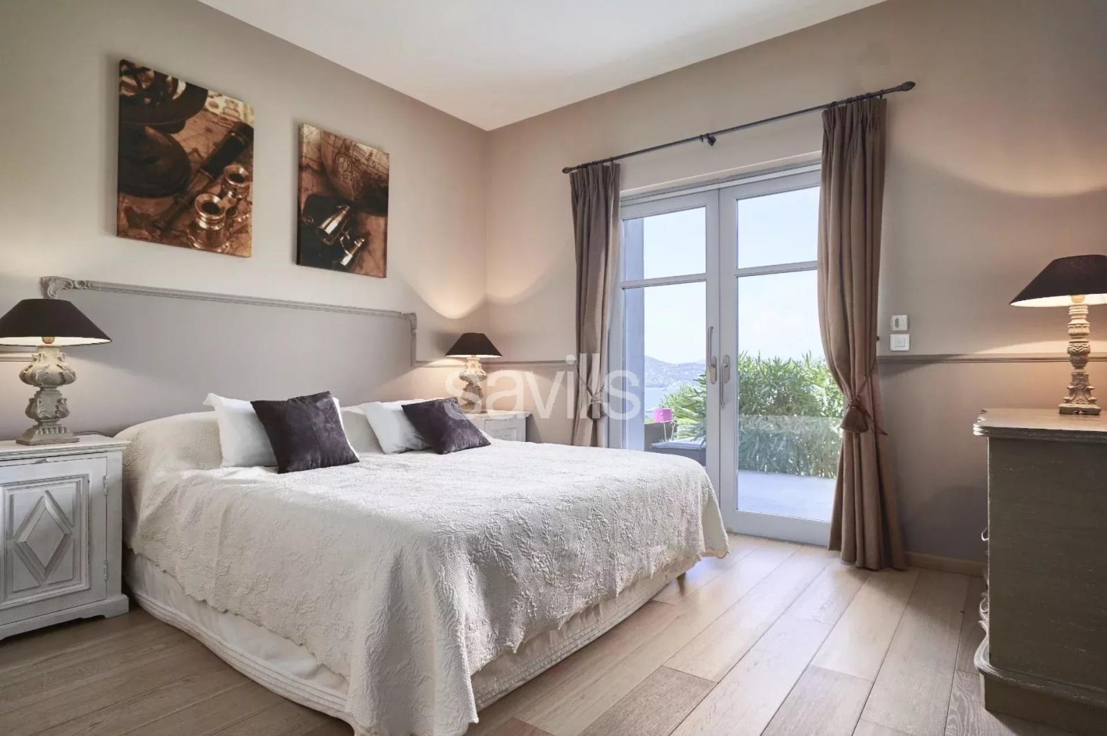 Somptueuse villa avec vue panoramique sur le Golfe de Saint-Tropez