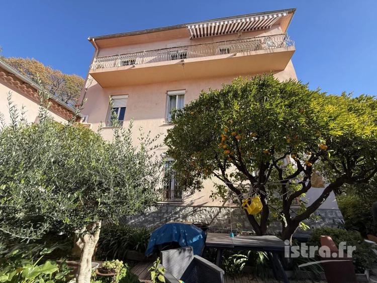 Nice Cimiez : Propriété de 435m² comprenant 6 appartements