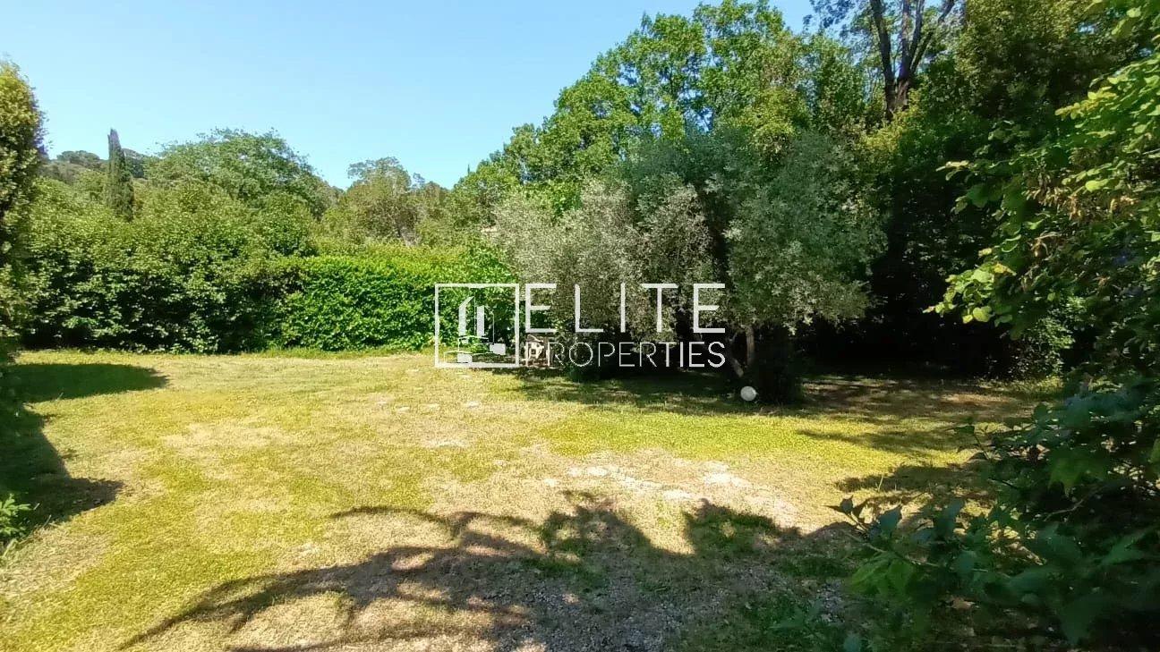 Mougins - Charmante Maison de Plain-pied à Rénover