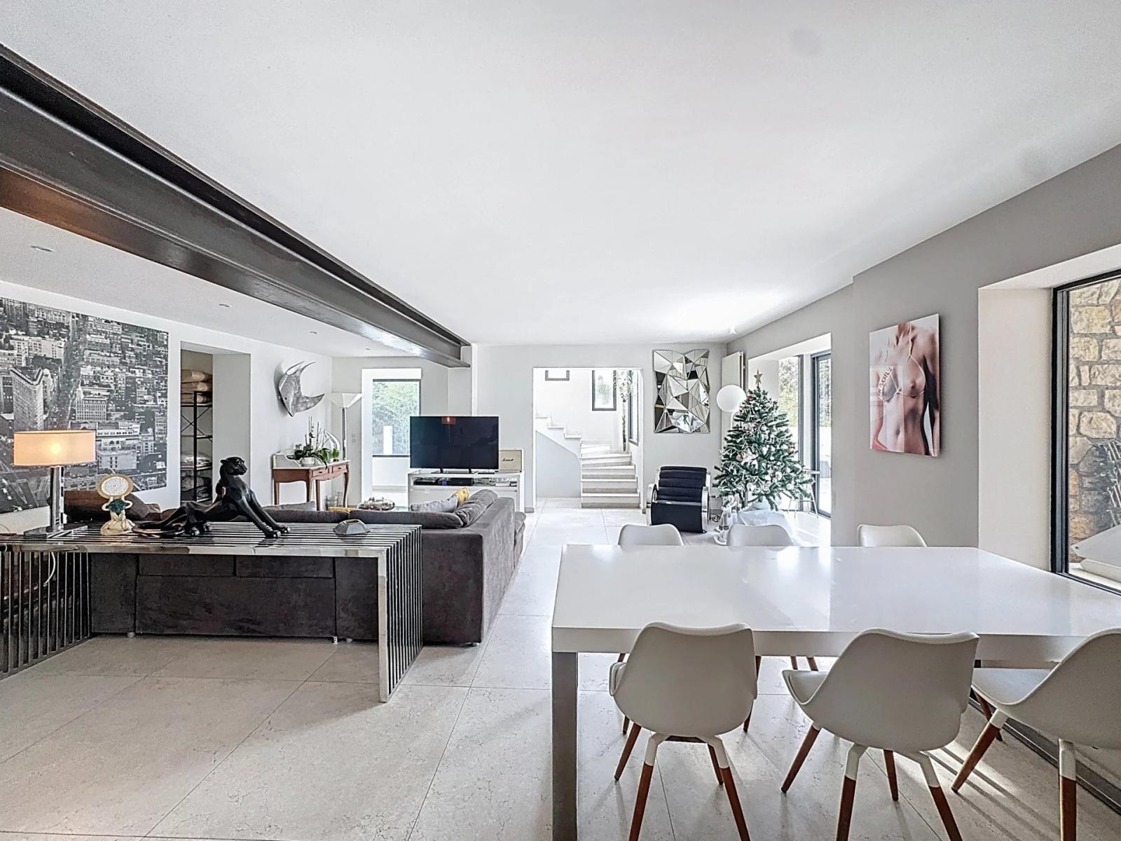 LE CANNET COLLINES VUE MER